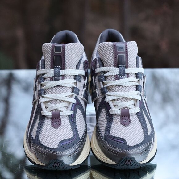 New Balance 1906R Licorice - Picture 9 of 13